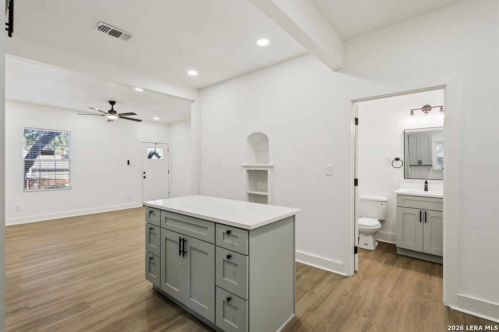624 Bailey Ave, San Antonio, TX 78210