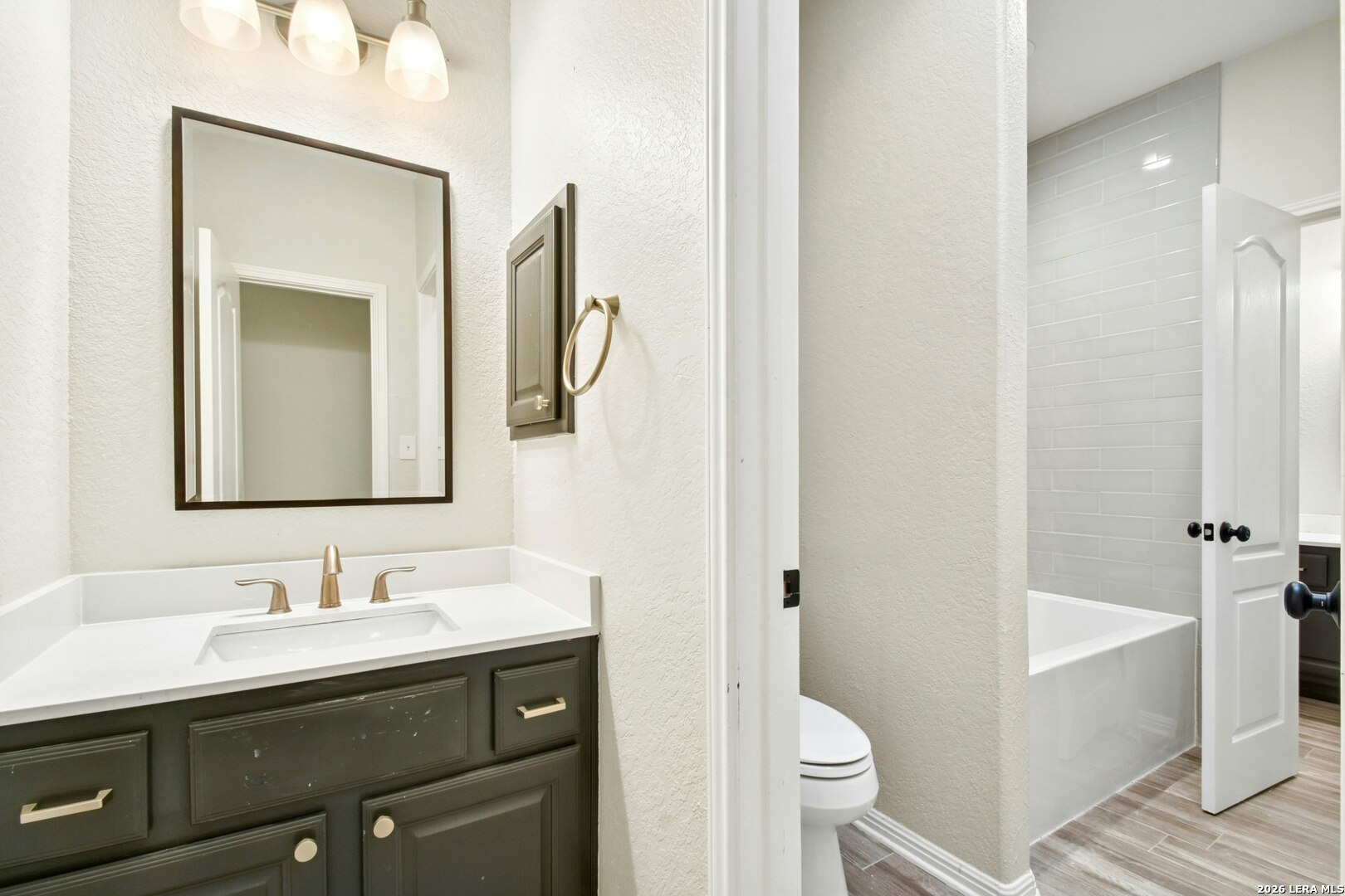 1118 CHARLISAS WAY, San Antonio, TX 78216