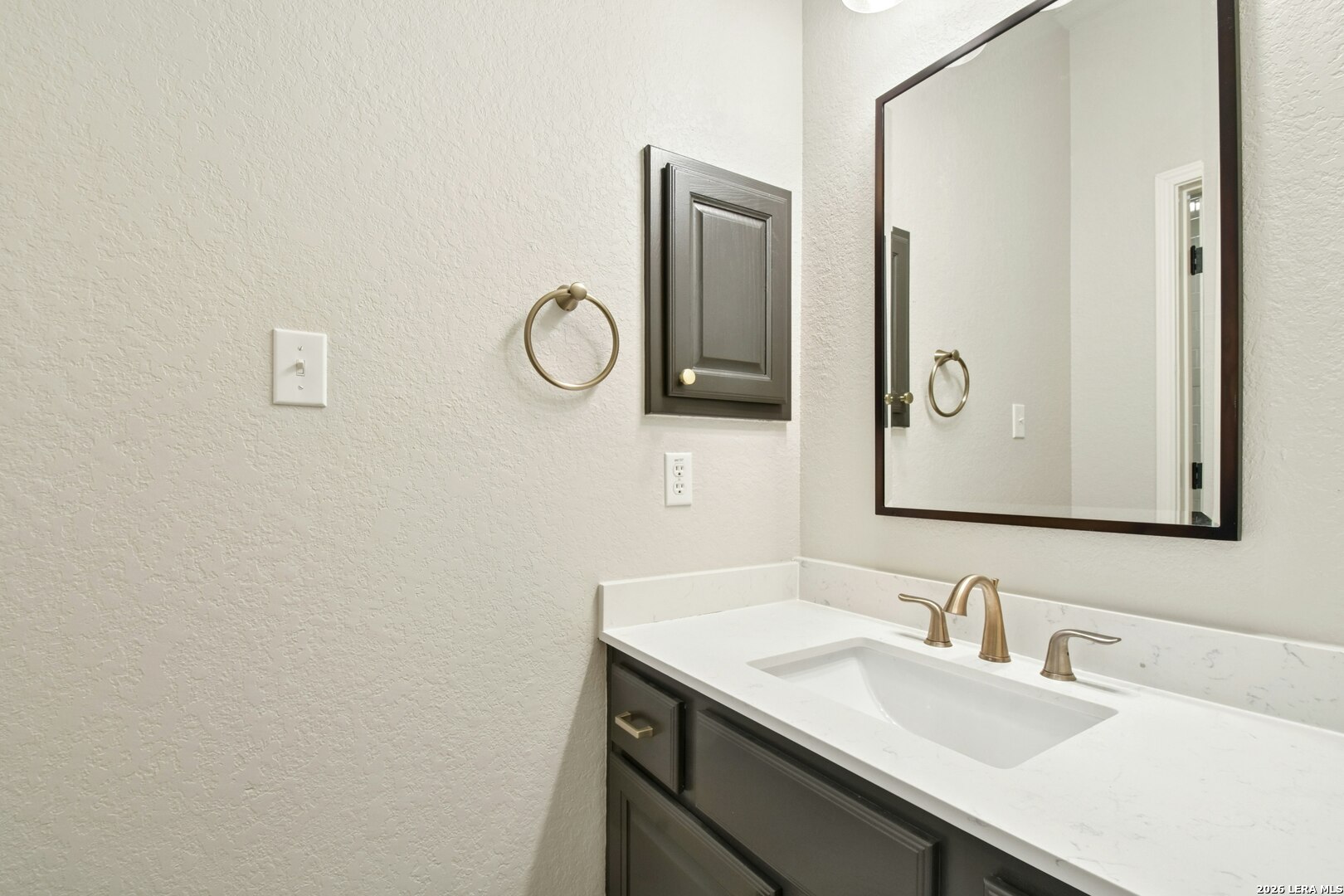 1118 CHARLISAS WAY, San Antonio, TX 78216