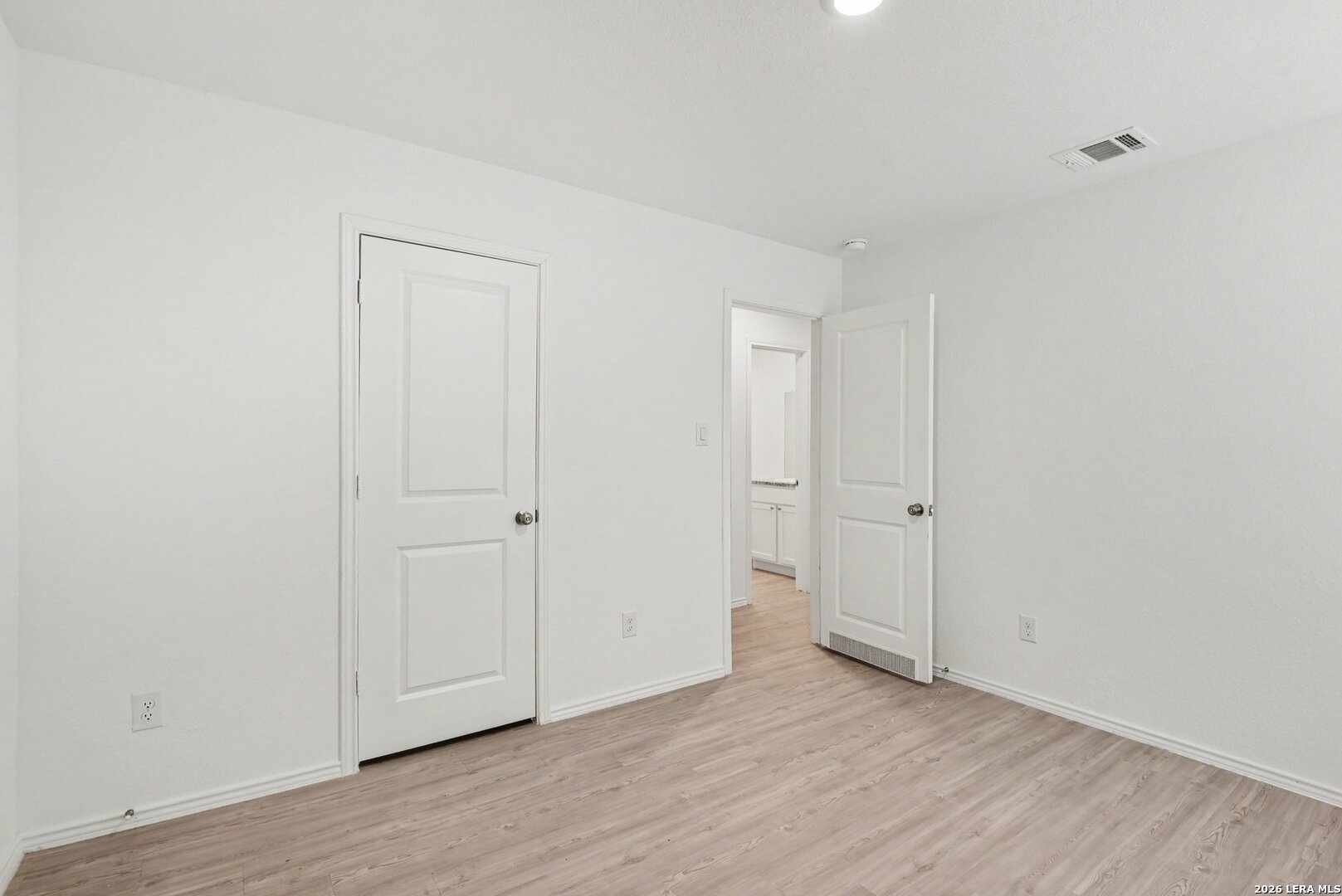 6823 CHICKEN RDG, San Antonio, TX 78252