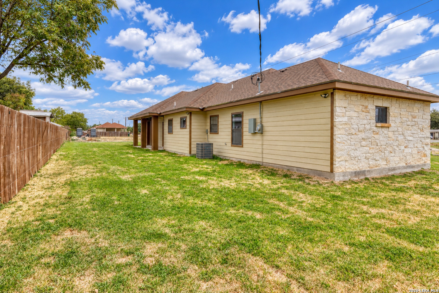 221 N BENSON RD, Uvalde, TX 78801