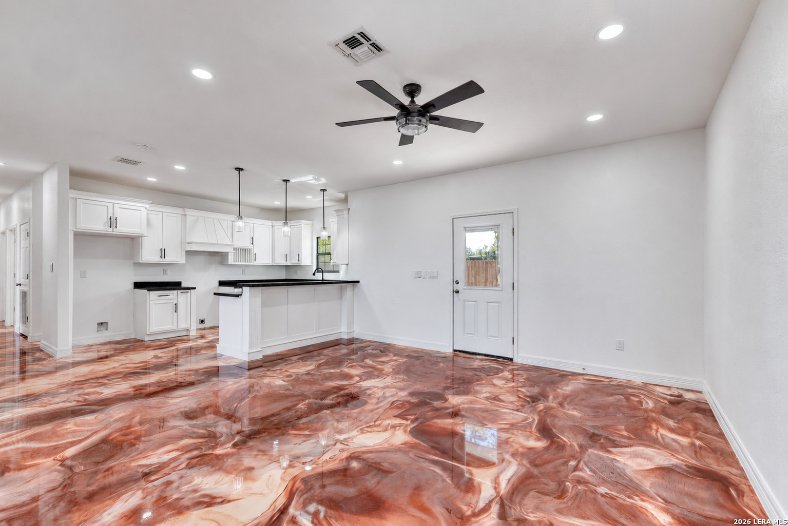 221 N BENSON RD, Uvalde, TX 78801