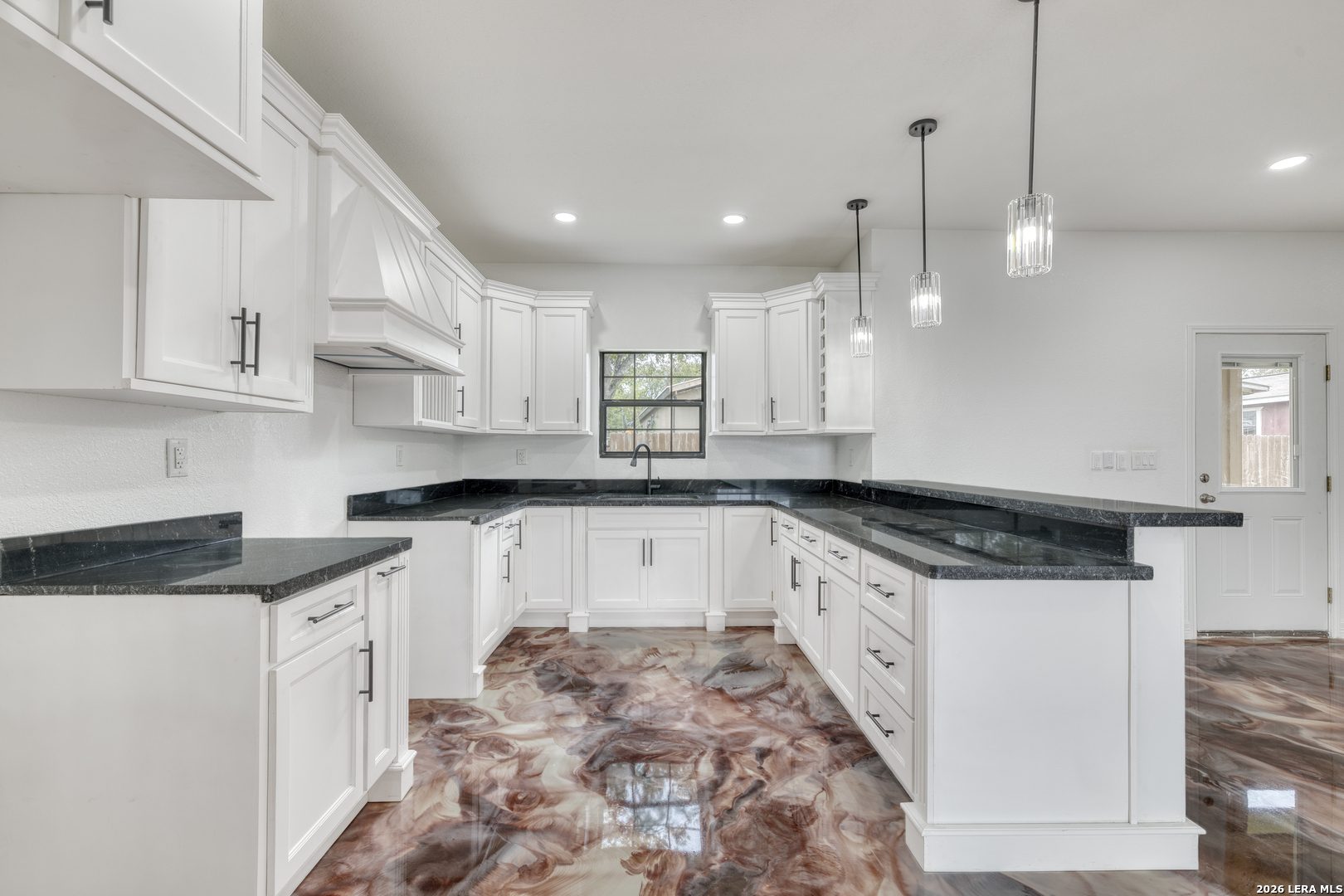 221 N BENSON RD, Uvalde, TX 78801