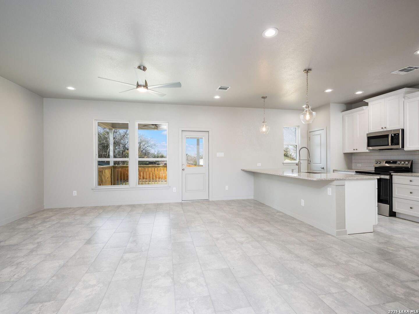 14657 Main, Lytle, TX 78052