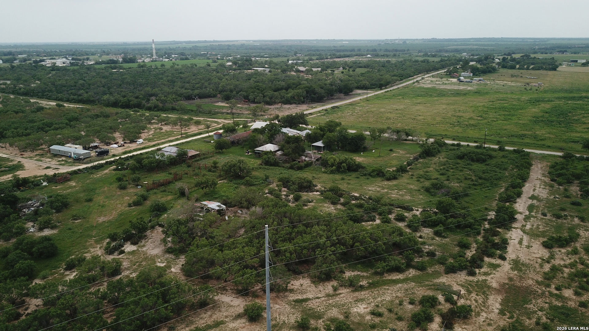 599 COUNTY ROAD 7611, Devine, TX 78016