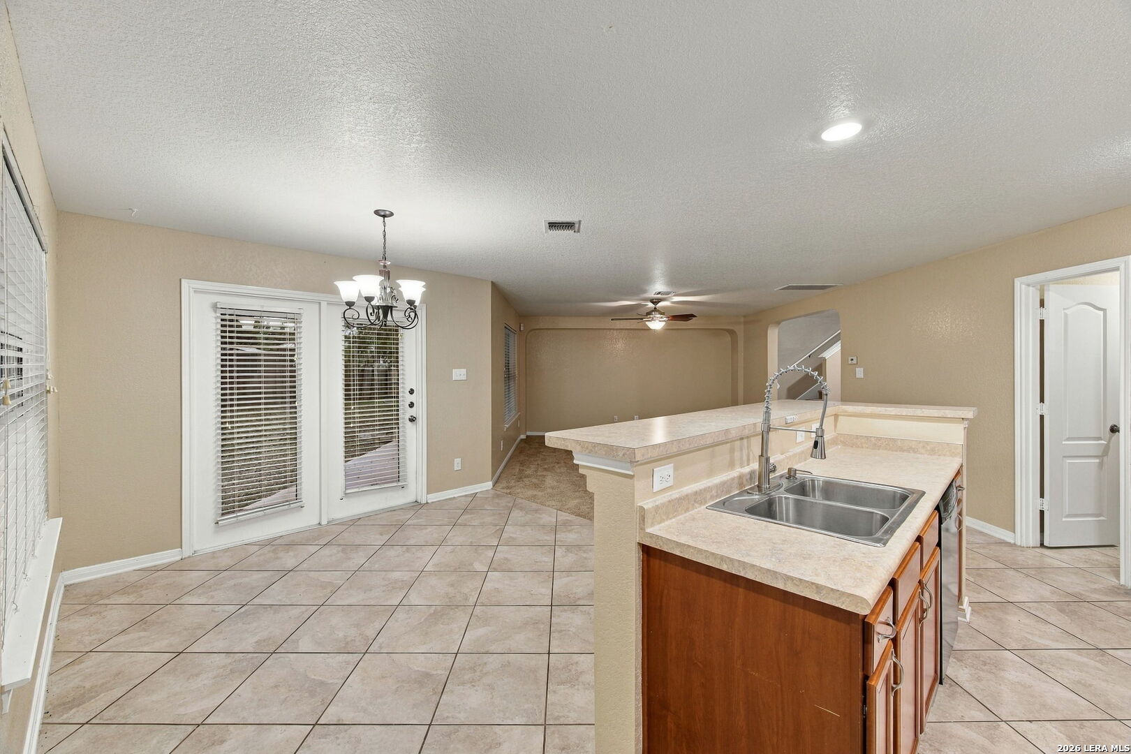 6775 WAYMAN RDG, Live Oak, TX 78233