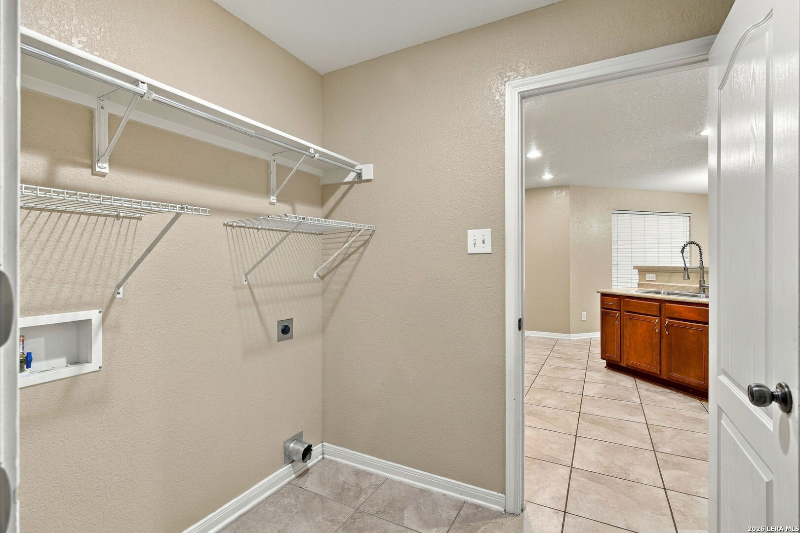 6775 WAYMAN RDG, Live Oak, TX 78233