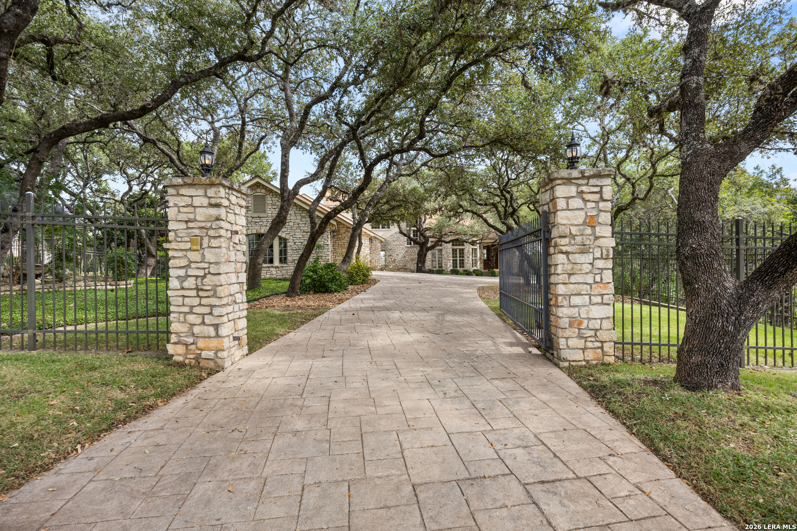 Photo 3 of Single family home for sale at 29618 Fairview Pl, Fair Oaks Ranch, TX 78015 | MLS# 2026608 | Listing updated on 2026-10-28