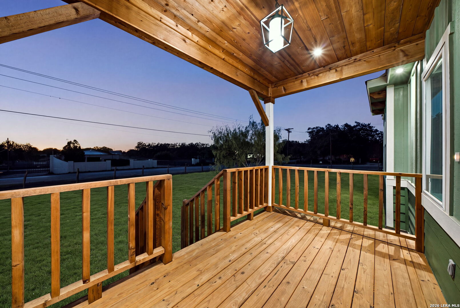 316 Royal Oaks Dr, Somerset, TX 78069