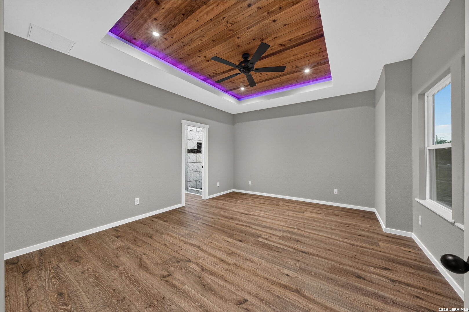 316 Royal Oaks Dr, Somerset, TX 78069