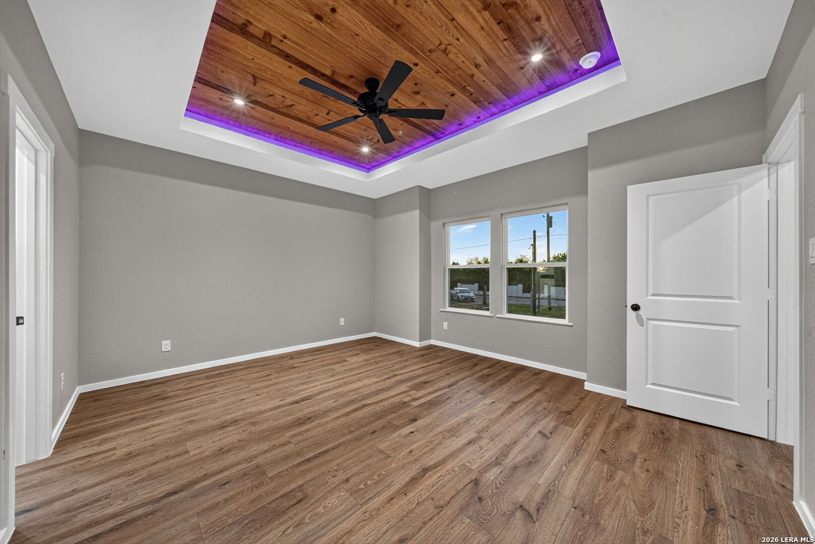 316 Royal Oaks Dr, Somerset, TX 78069