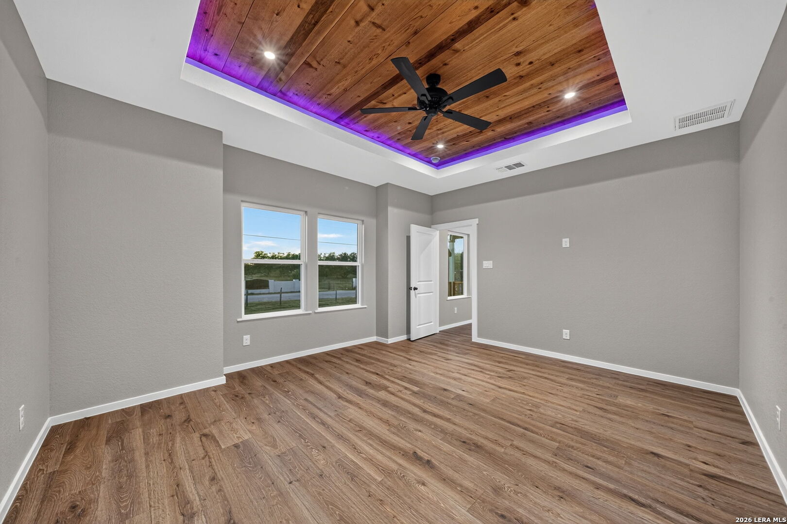 316 Royal Oaks Dr, Somerset, TX 78069