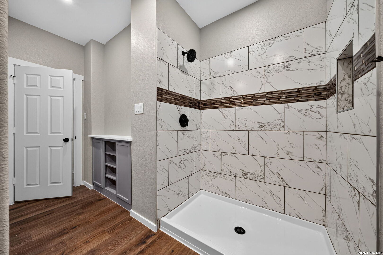 316 Royal Oaks Dr, Somerset, TX 78069