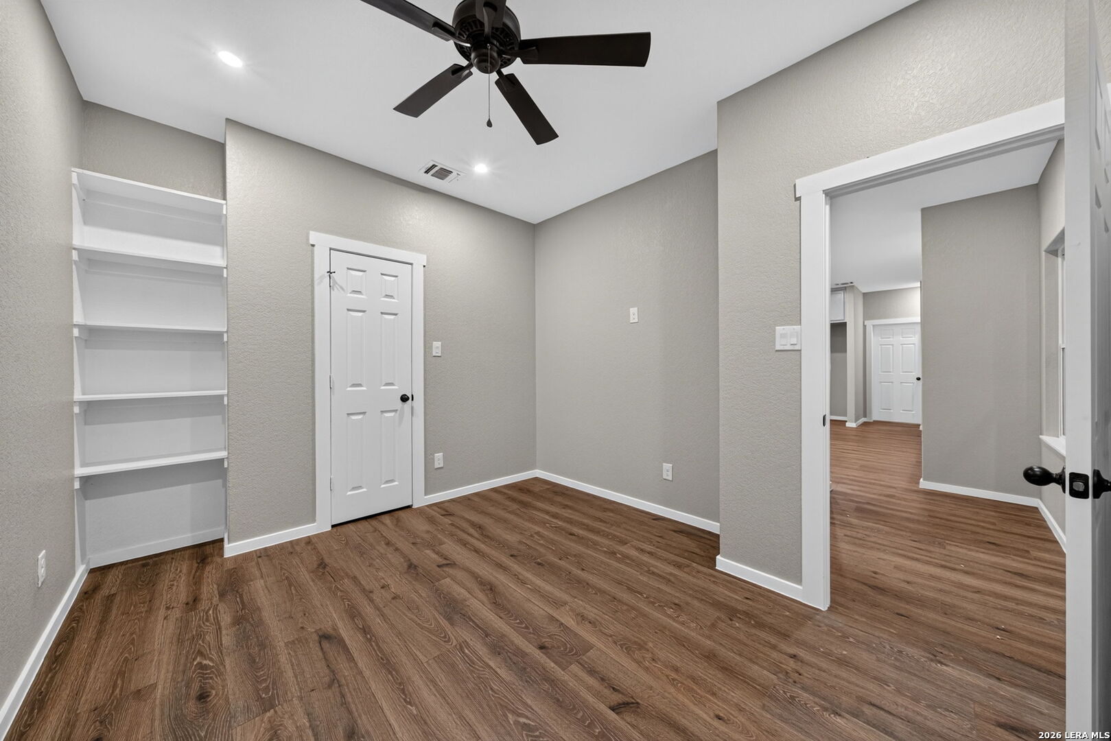 316 Royal Oaks Dr, Somerset, TX 78069