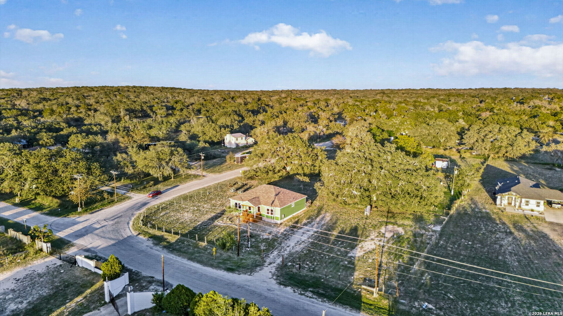 316 Royal Oaks Dr, Somerset, TX 78069