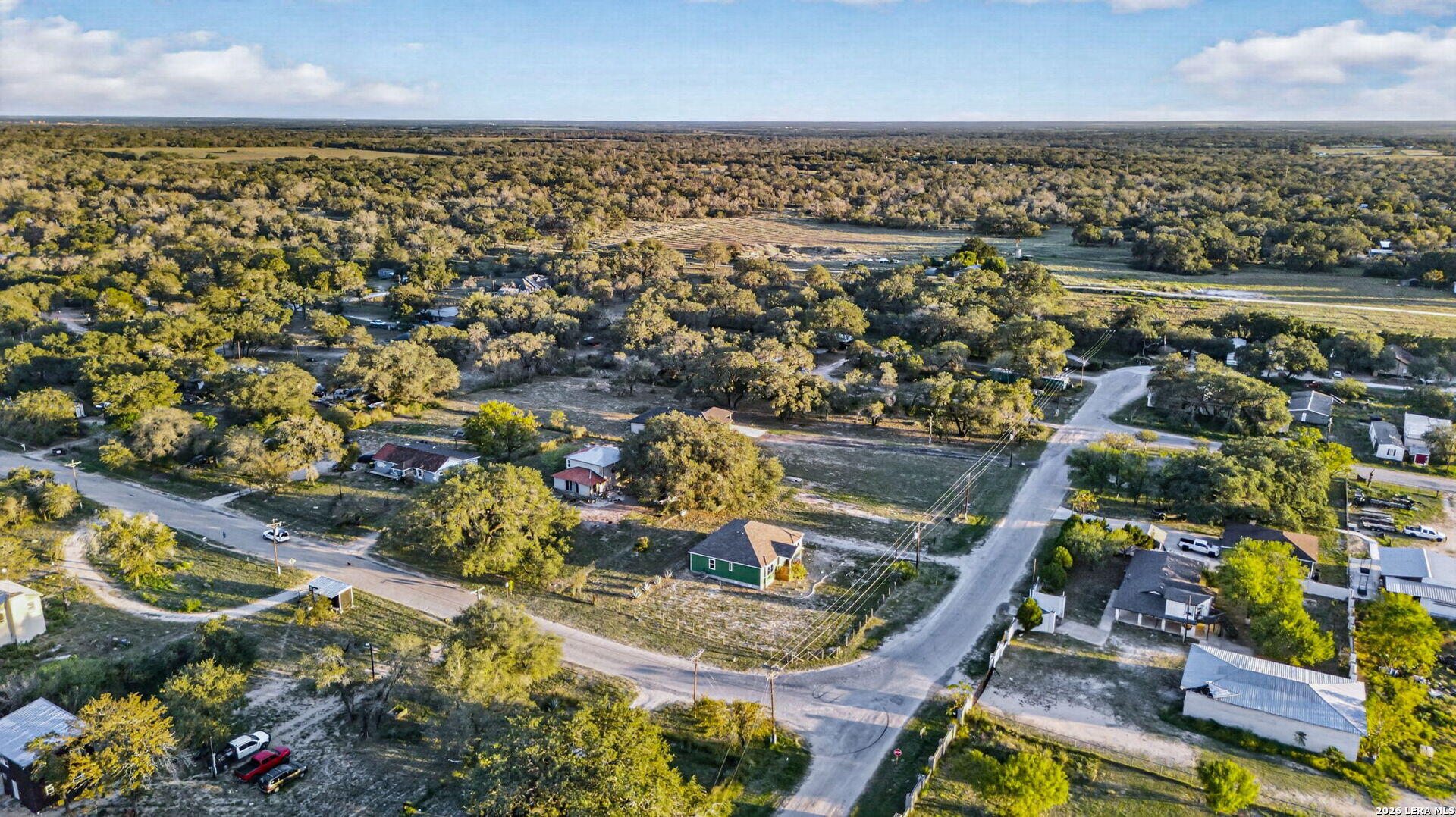 316 Royal Oaks Dr, Somerset, TX 78069