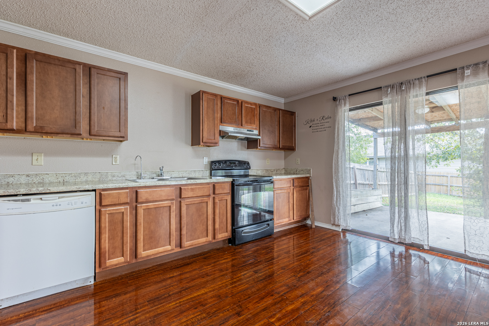 8010 CHESTNUT CAPE DR, Converse, TX 78109