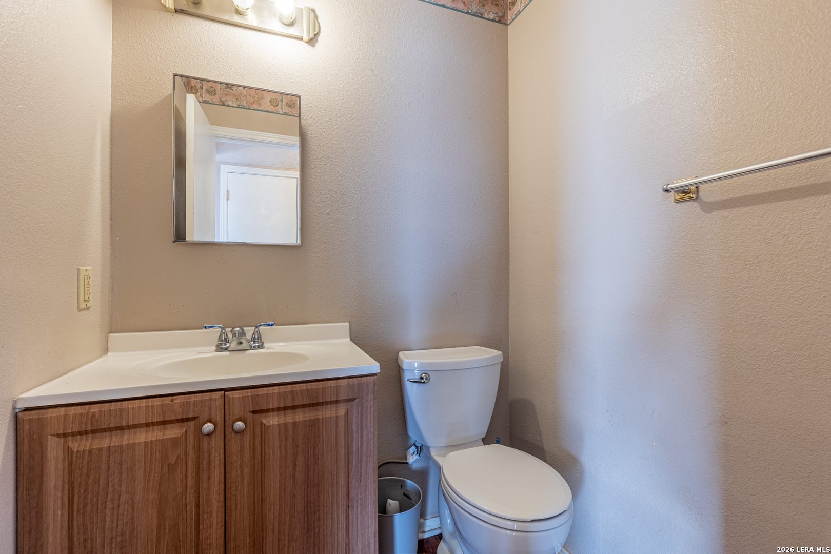 8010 CHESTNUT CAPE DR, Converse, TX 78109