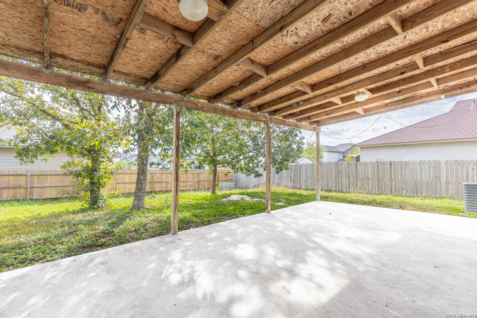 8010 CHESTNUT CAPE DR, Converse, TX 78109