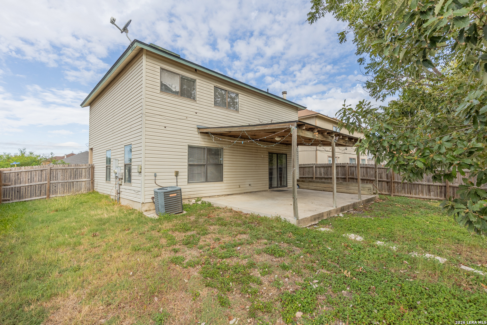 8010 CHESTNUT CAPE DR, Converse, TX 78109