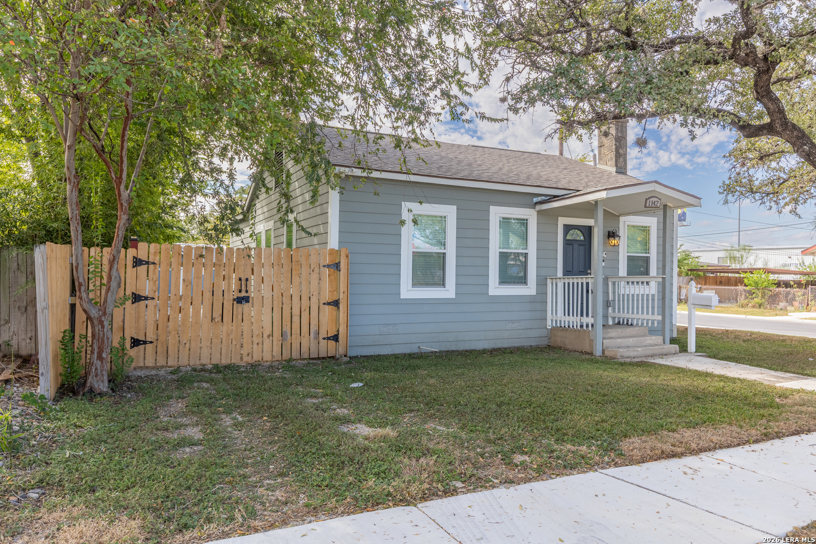 1142 W LYNWOOD AVE, San Antonio, TX 78201