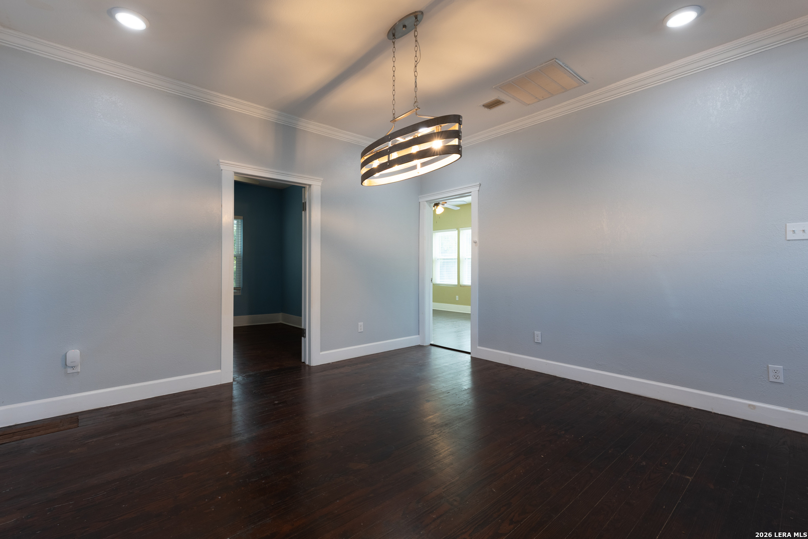 1142 W LYNWOOD AVE, San Antonio, TX 78201