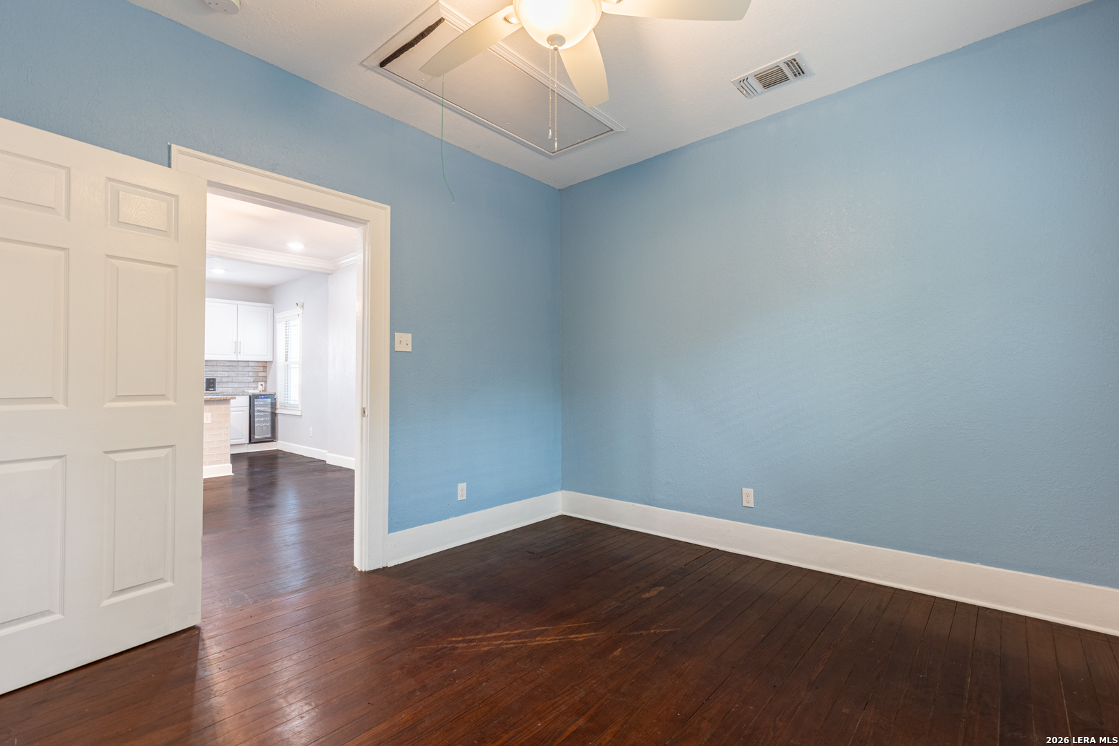 1142 W LYNWOOD AVE, San Antonio, TX 78201