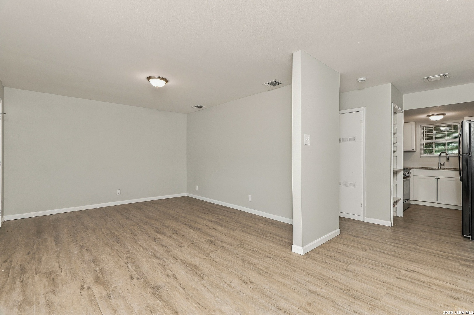 242 E Ackard Pl, San Antonio, TX 78221