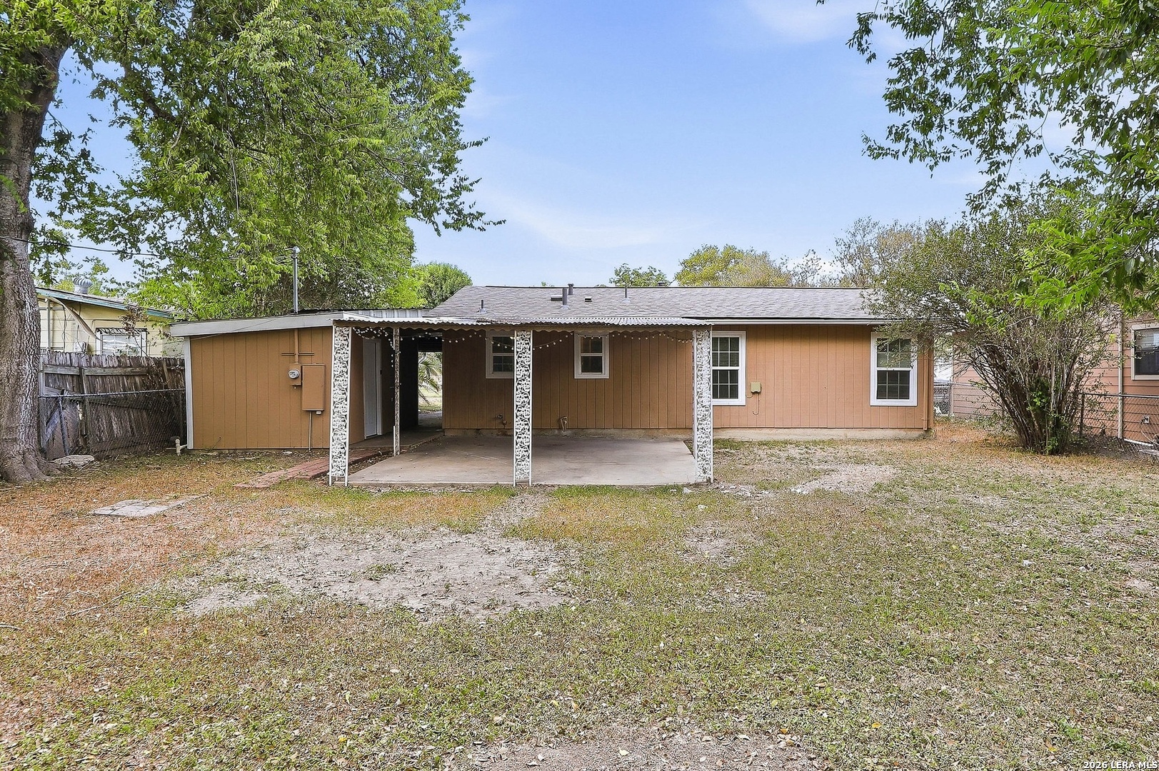 242 E Ackard Pl, San Antonio, TX 78221