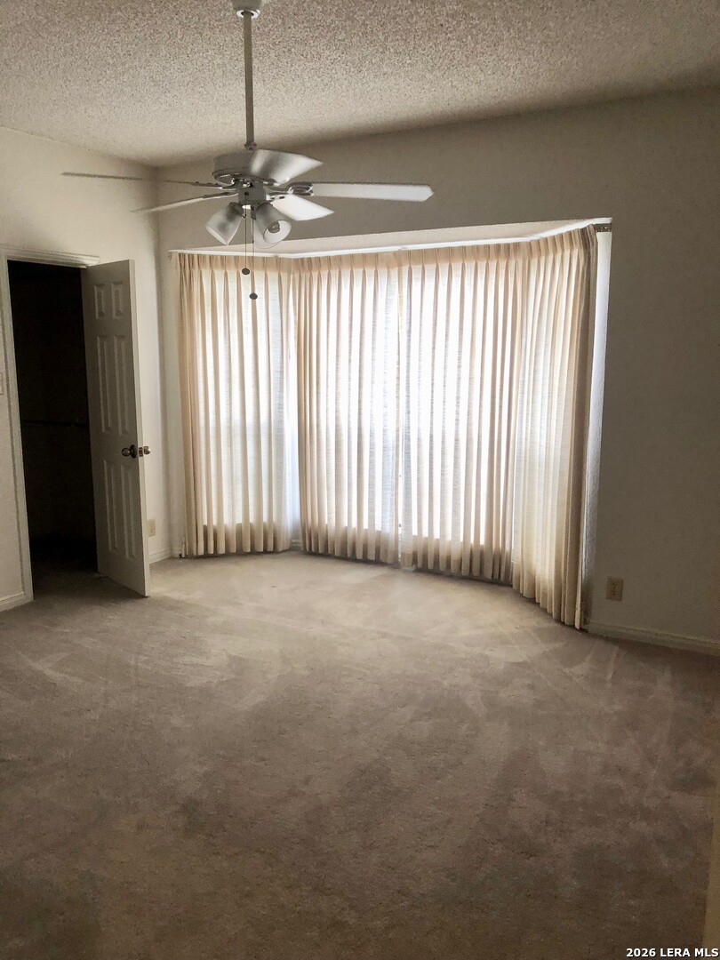 5934 WINDY CV, Windcrest, TX 78239