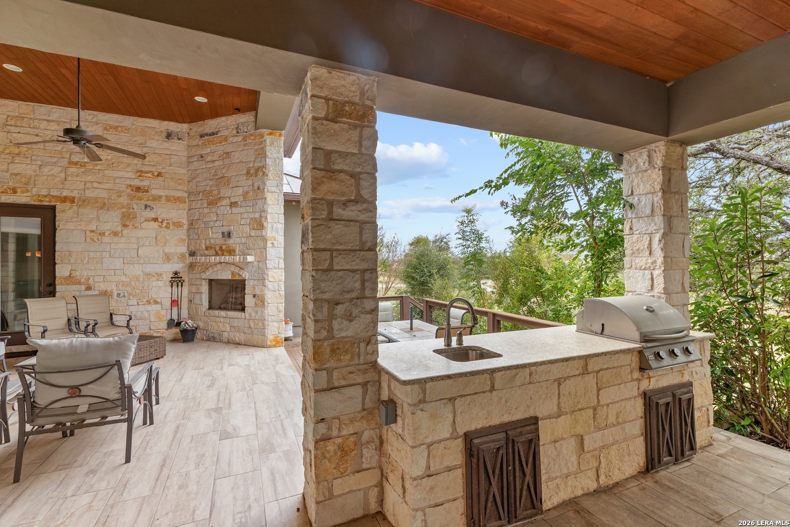 1009 Club House Rd, Kerrville, TX 78028