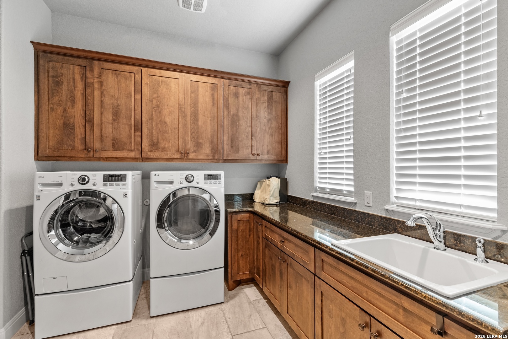 1009 Club House Rd, Kerrville, TX 78028