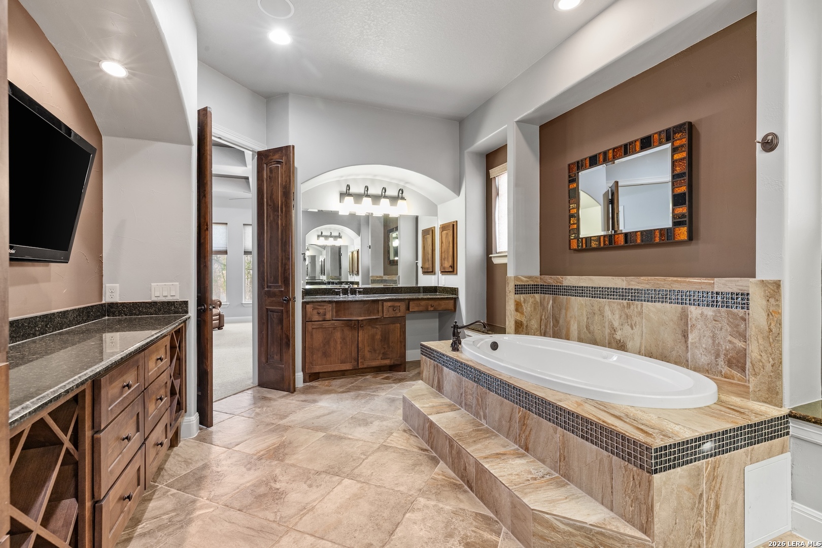 1009 Club House Rd, Kerrville, TX 78028