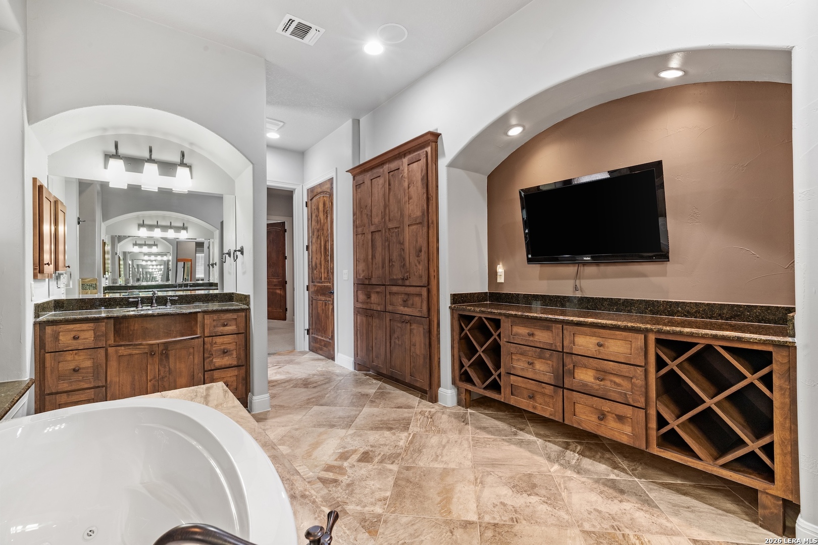 1009 Club House Rd, Kerrville, TX 78028