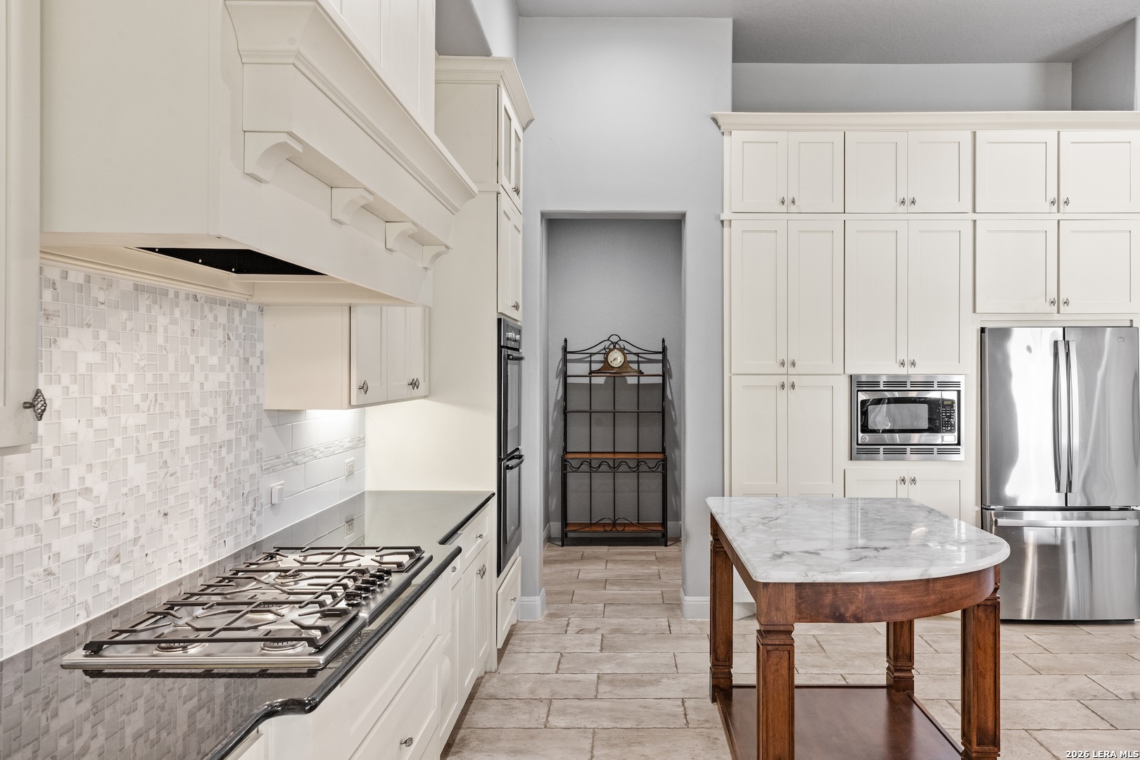 1009 Club House Rd, Kerrville, TX 78028