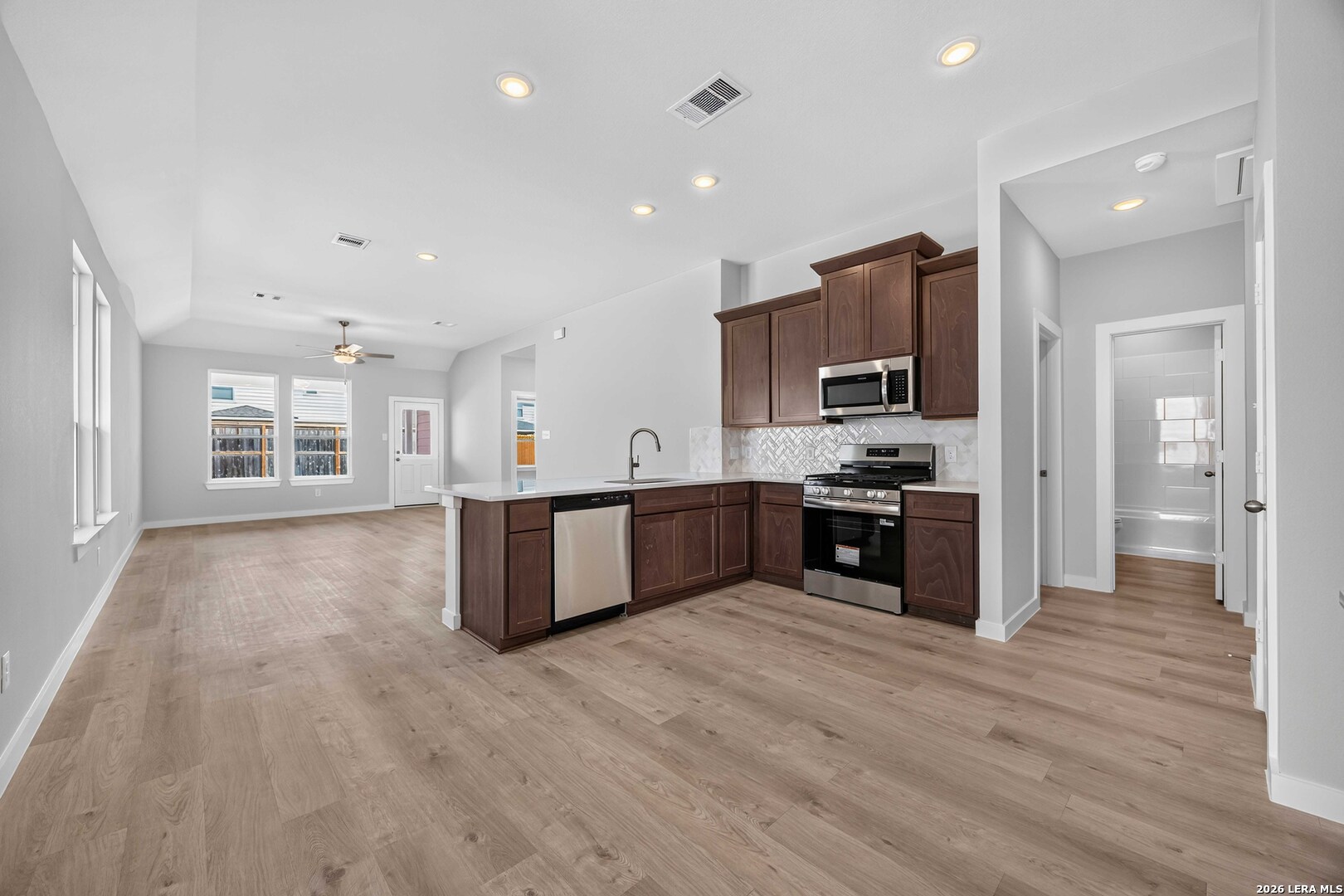 6014 WILLOW POINT BLVD, San Antonio, TX 78219