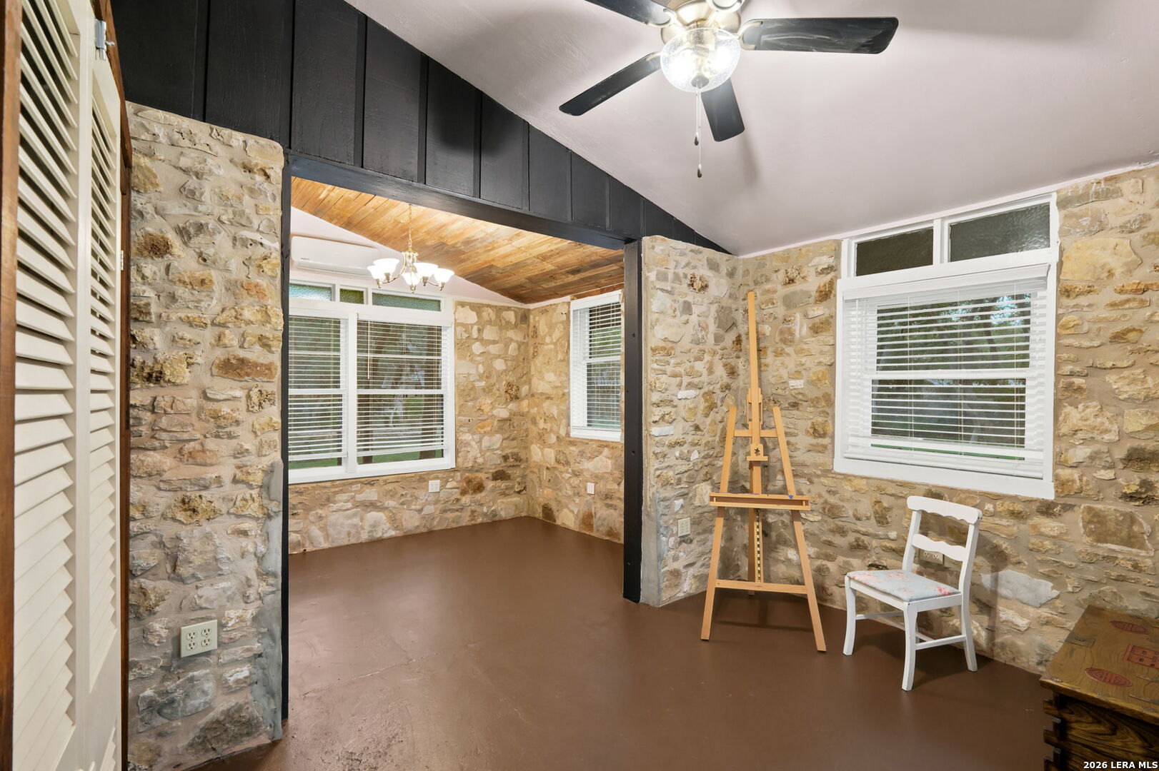232 MEADOWBROOK DR, Hollywoodpark, TX 78232