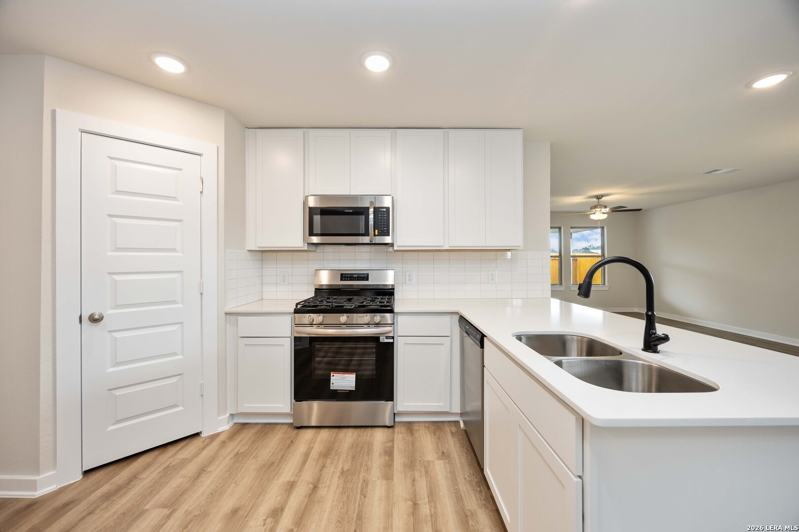 6115 QUIET OAK PL, San Antonio, TX 78219