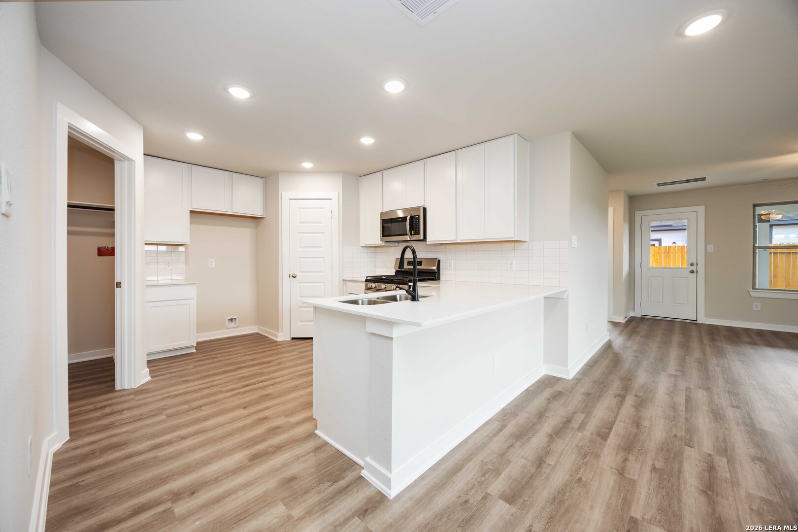 6115 QUIET OAK PL, San Antonio, TX 78219