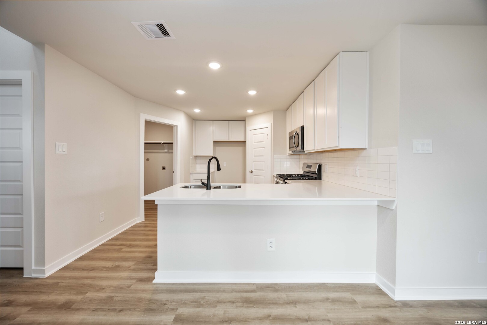 6115 QUIET OAK PL, San Antonio, TX 78219