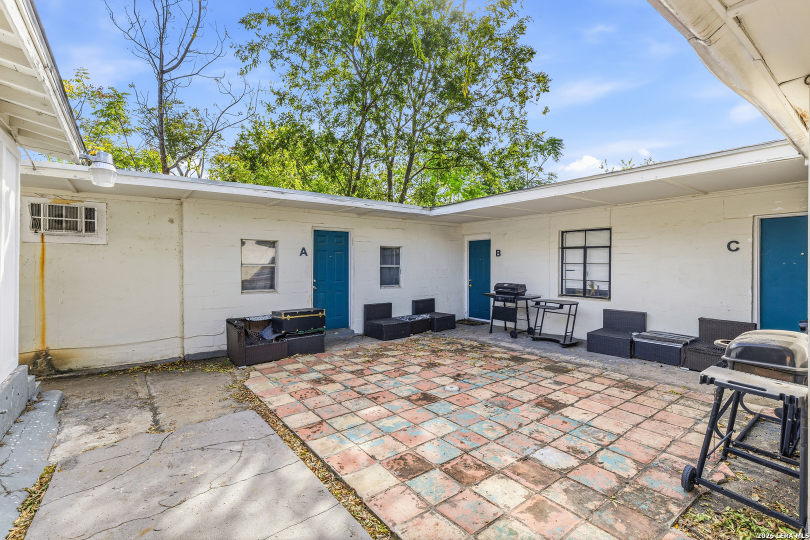 Photo 2 of Multi family home for sale at 226 Belmont, San Antonio, TX 78202 | MLS# 2026678 | Listing updated on 2026-10-28