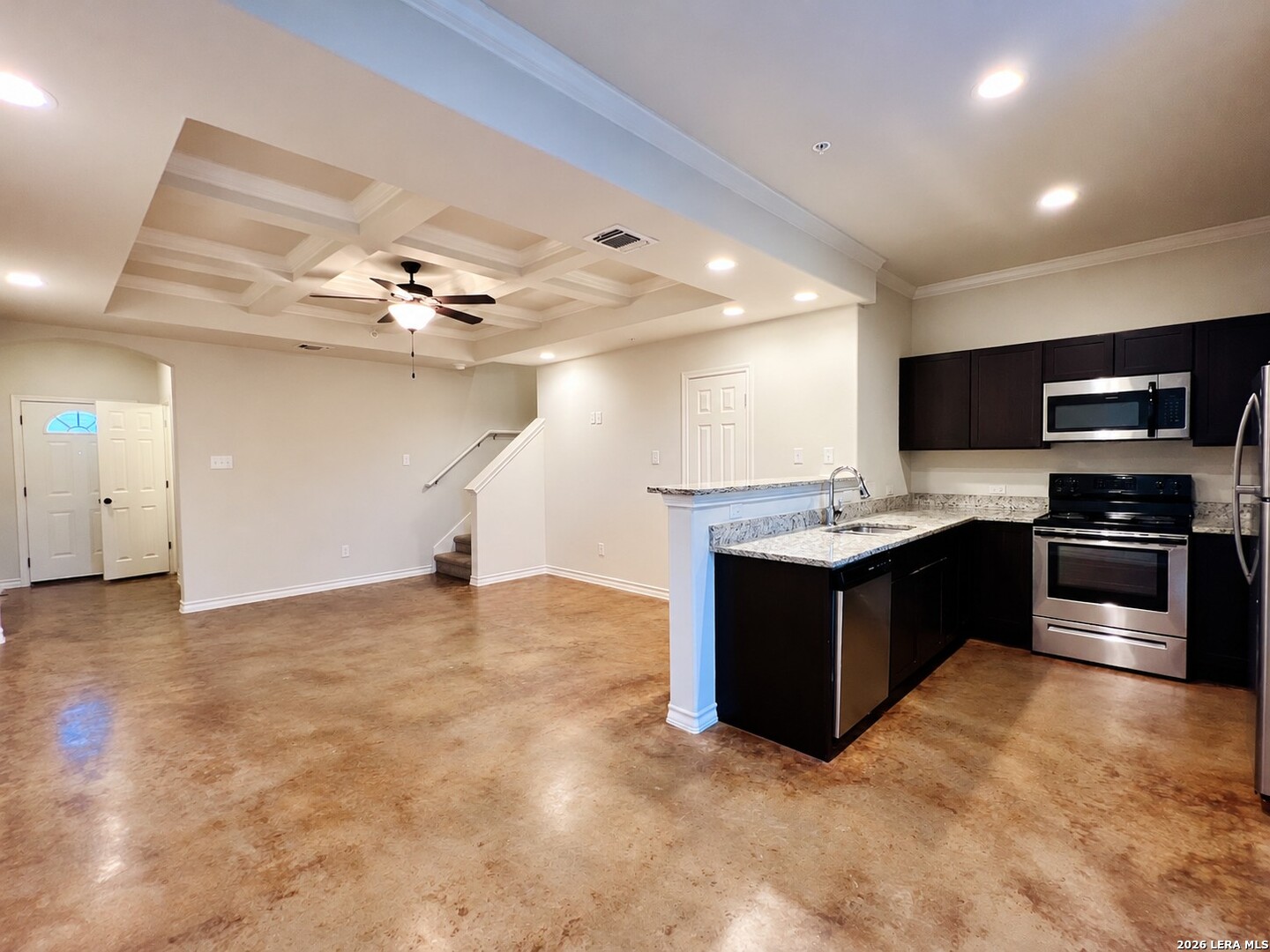 8802 SEGUIN RD, Converse, TX 78109