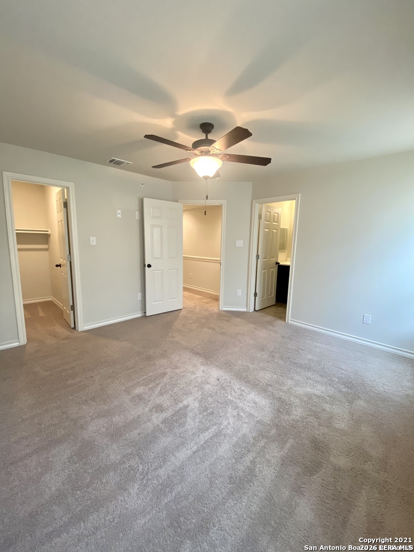 8802 SEGUIN RD, Converse, TX 78109