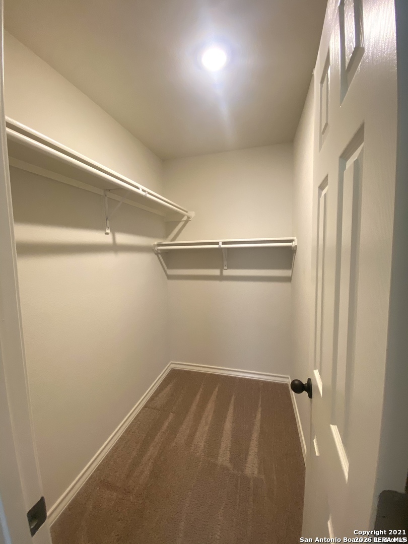 8802 SEGUIN RD, Converse, TX 78109
