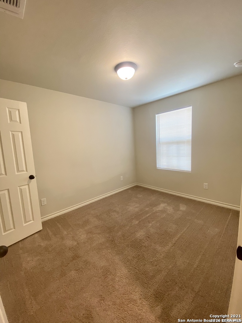 8802 SEGUIN RD, Converse, TX 78109