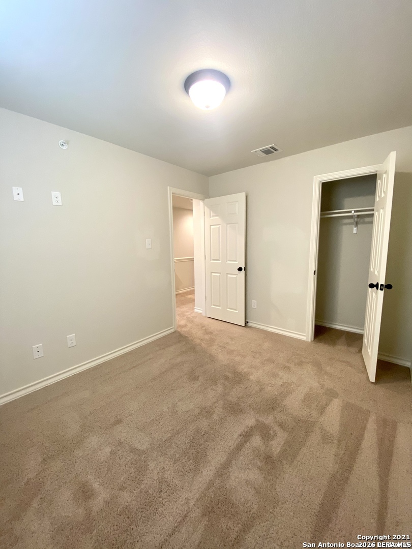 8802 SEGUIN RD, Converse, TX 78109