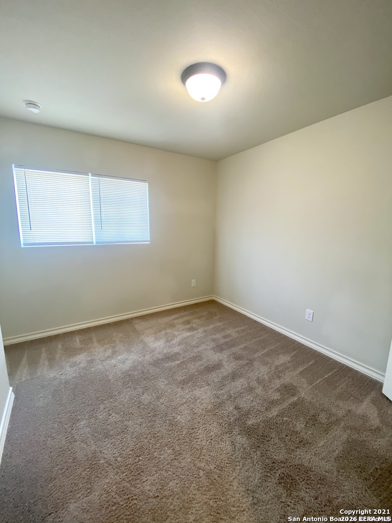 8802 SEGUIN RD, Converse, TX 78109