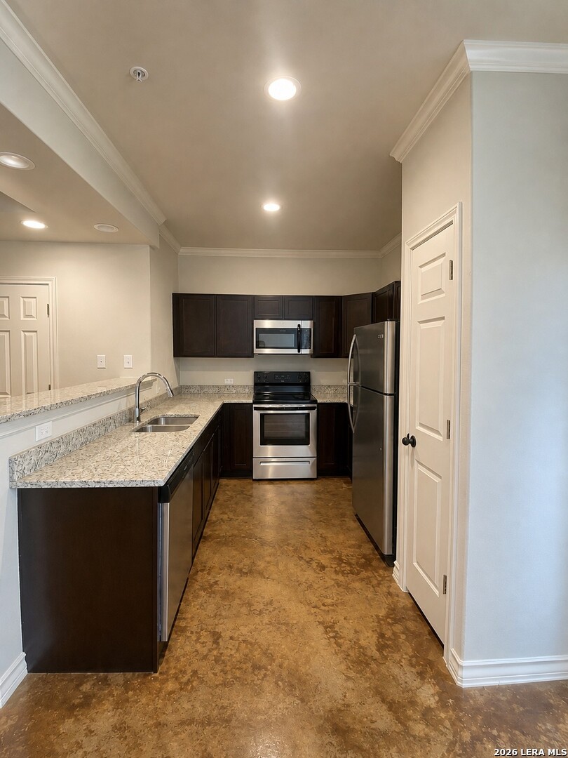 8802 SEGUIN RD, Converse, TX 78109