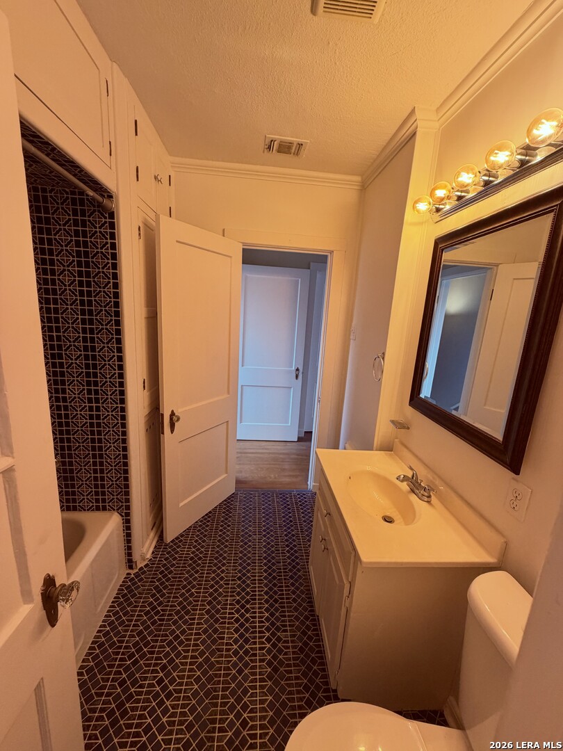 707 N PINE ST, San Antonio, TX 78202