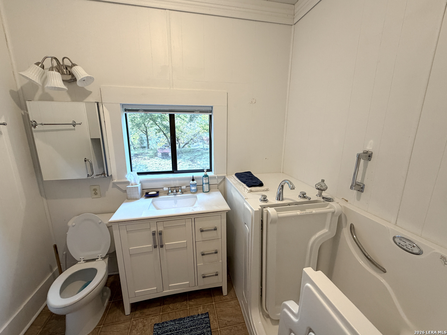 5229 County Road 336, Sabinal, TX 78881